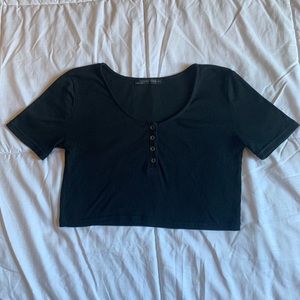 Black Henley Crop Top🖤